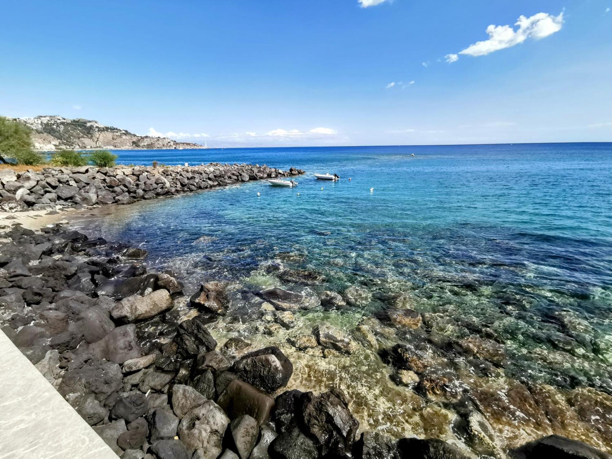 Super Panorama & Astonishing Apartment Seaview Giardini-Naxos Kültér fotó