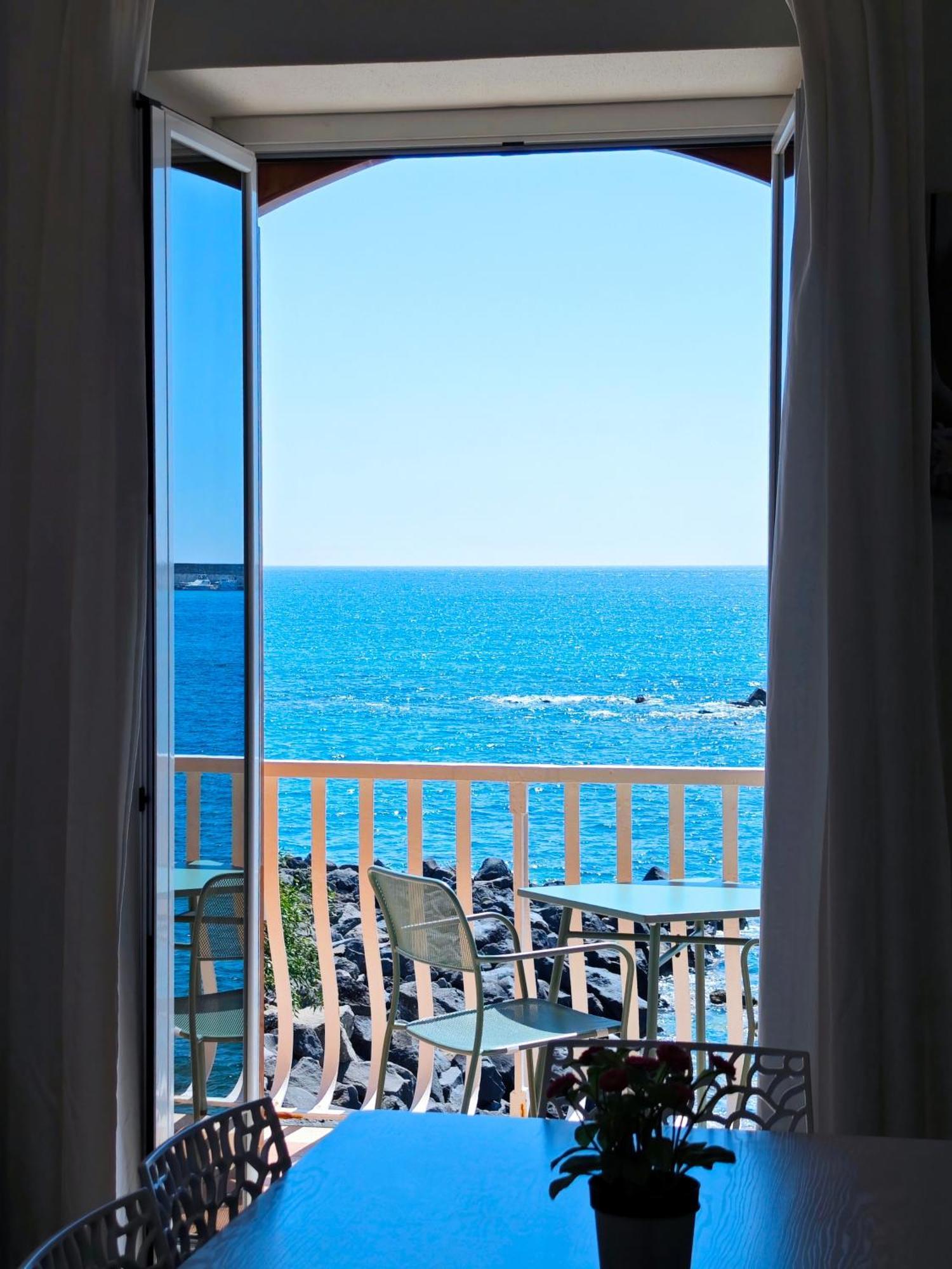 Super Panorama & Astonishing Apartment Seaview Giardini-Naxos Kültér fotó