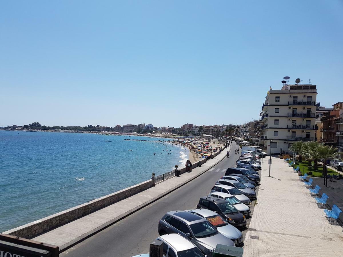 Super Panorama & Astonishing Apartment Seaview Giardini-Naxos Kültér fotó
